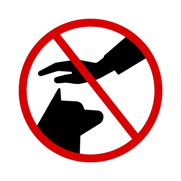  Don’t touch the animals.