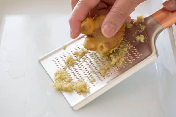 Grate the ginger.