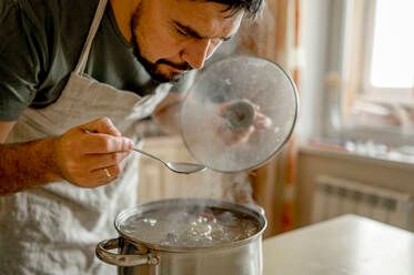  The broth smells so good! 
