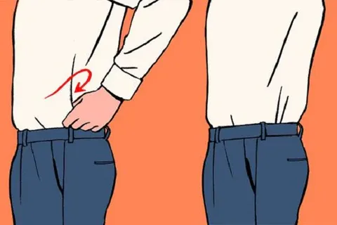 Nhấn để nghe Tuck in your shirt.